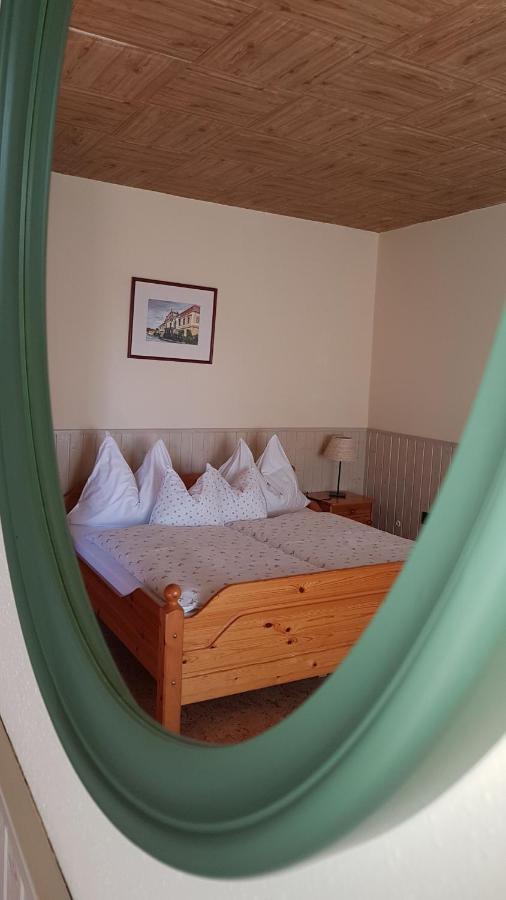 Bed and Breakfast Huber Panzio Fertőrákos Esterno foto
