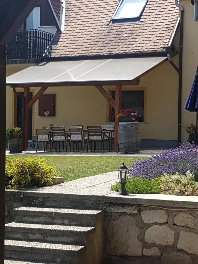 Bed and Breakfast Huber Panzio Fertőrákos Esterno foto